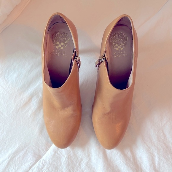 💕 Vince Camuto “Elvin” Caramel Bootie Size 8 M - Picture 4 of 12